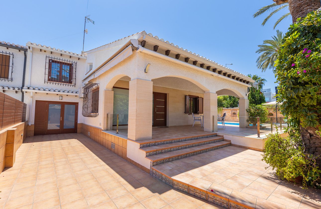 Resale - Villa - Orihuela Costa - Punta Prima