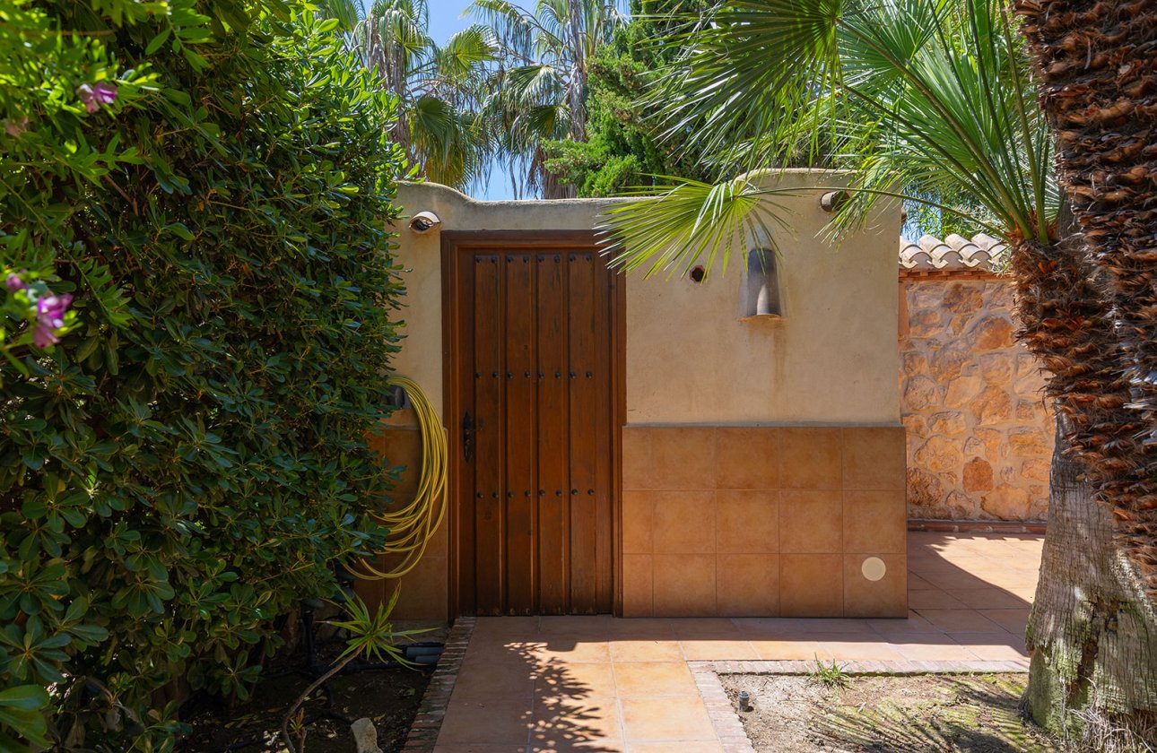 Resale - Villa - Orihuela Costa - Punta Prima