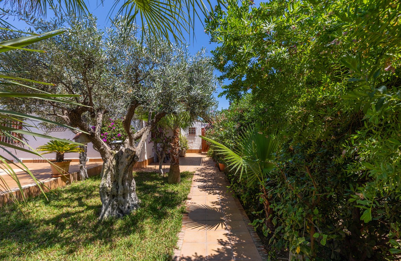 Resale - Villa - Orihuela Costa - Punta Prima