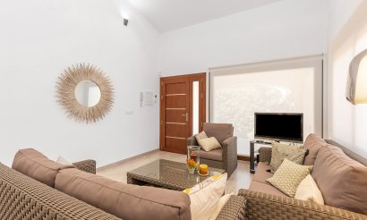 Resale - Villa - Orihuela Costa - Punta Prima