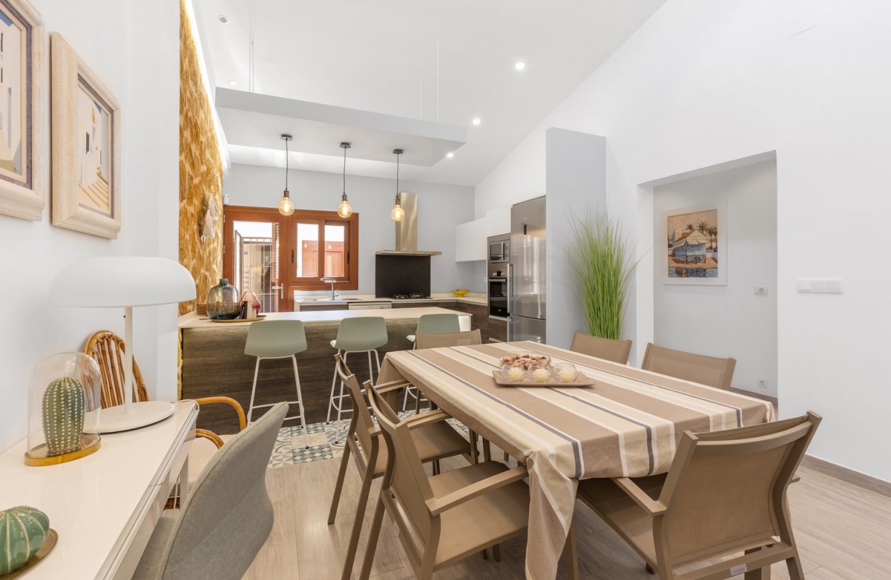 Resale - Villa - Orihuela Costa - Punta Prima