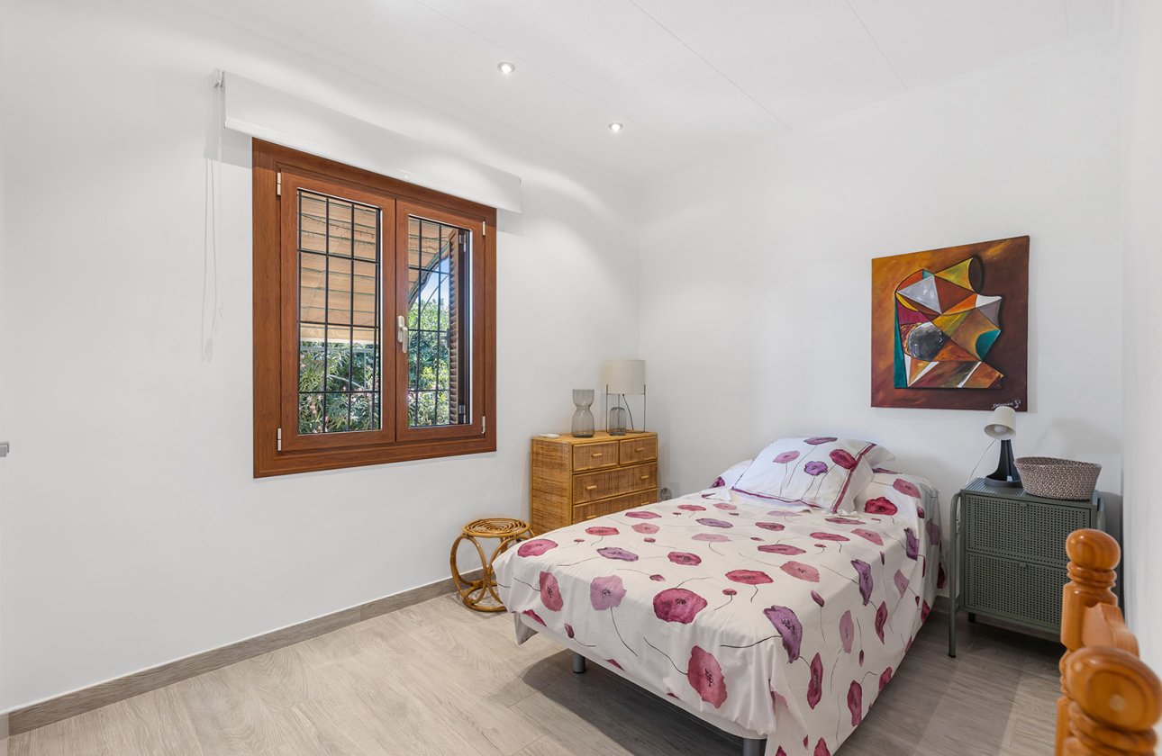 Resale - Villa - Orihuela Costa - Punta Prima