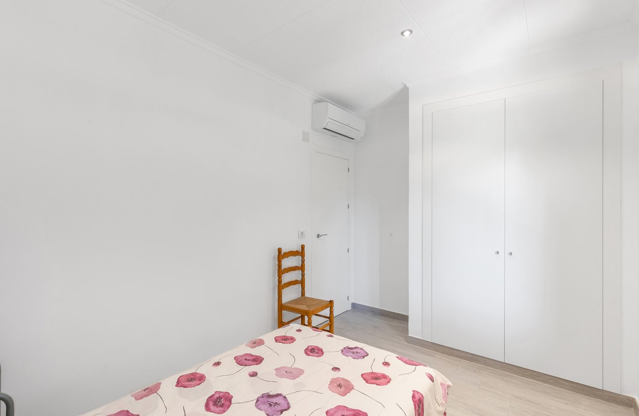 Resale - Villa - Orihuela Costa - Punta Prima