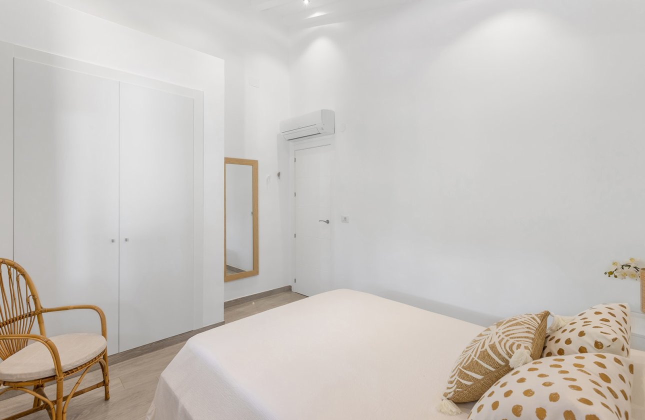 Resale - Villa - Orihuela Costa - Punta Prima