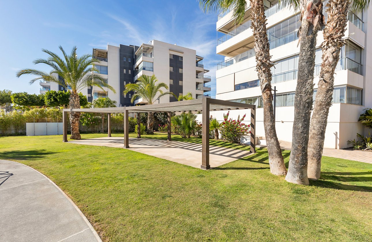 Resale - Apartment / flat - Orihuela Costa - Villamartín
