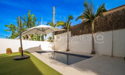 Resale - Villa - Pilar de la Horadada - Torre De La Horadada