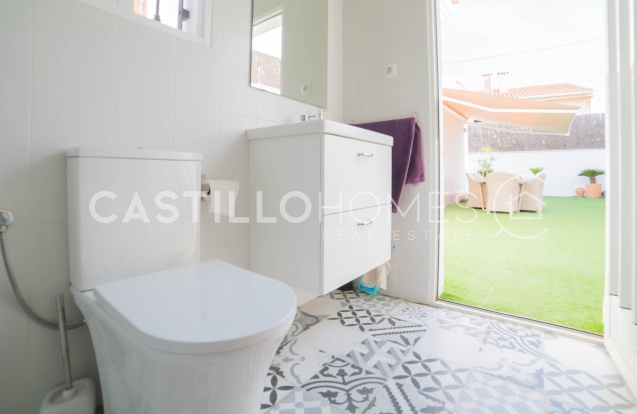 Resale - Villa - Pilar de la Horadada - Torre De La Horadada