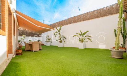 Resale - Villa - Pilar de la Horadada - Torre De La Horadada