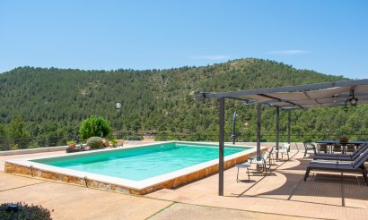 Resale - Villa - Onil