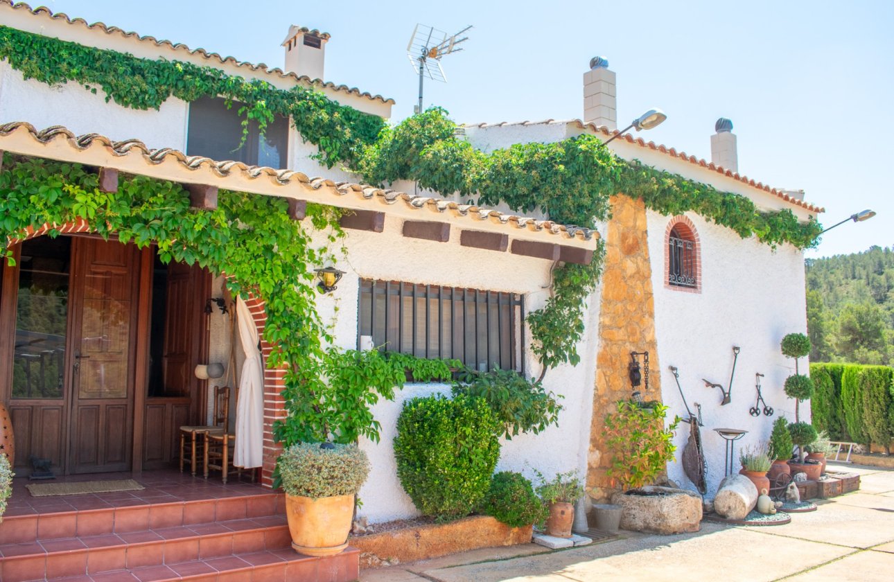 Resale - Villa - Onil