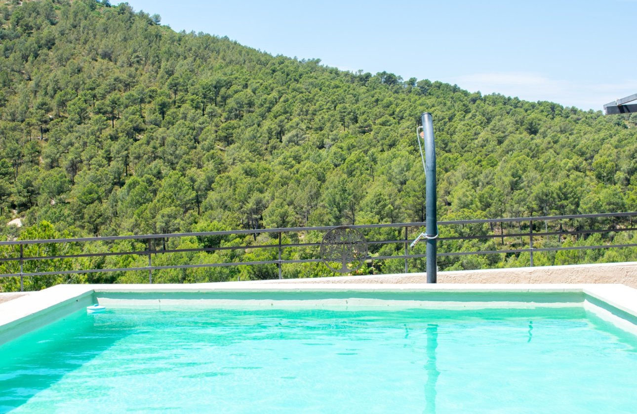 Resale - Villa - Onil