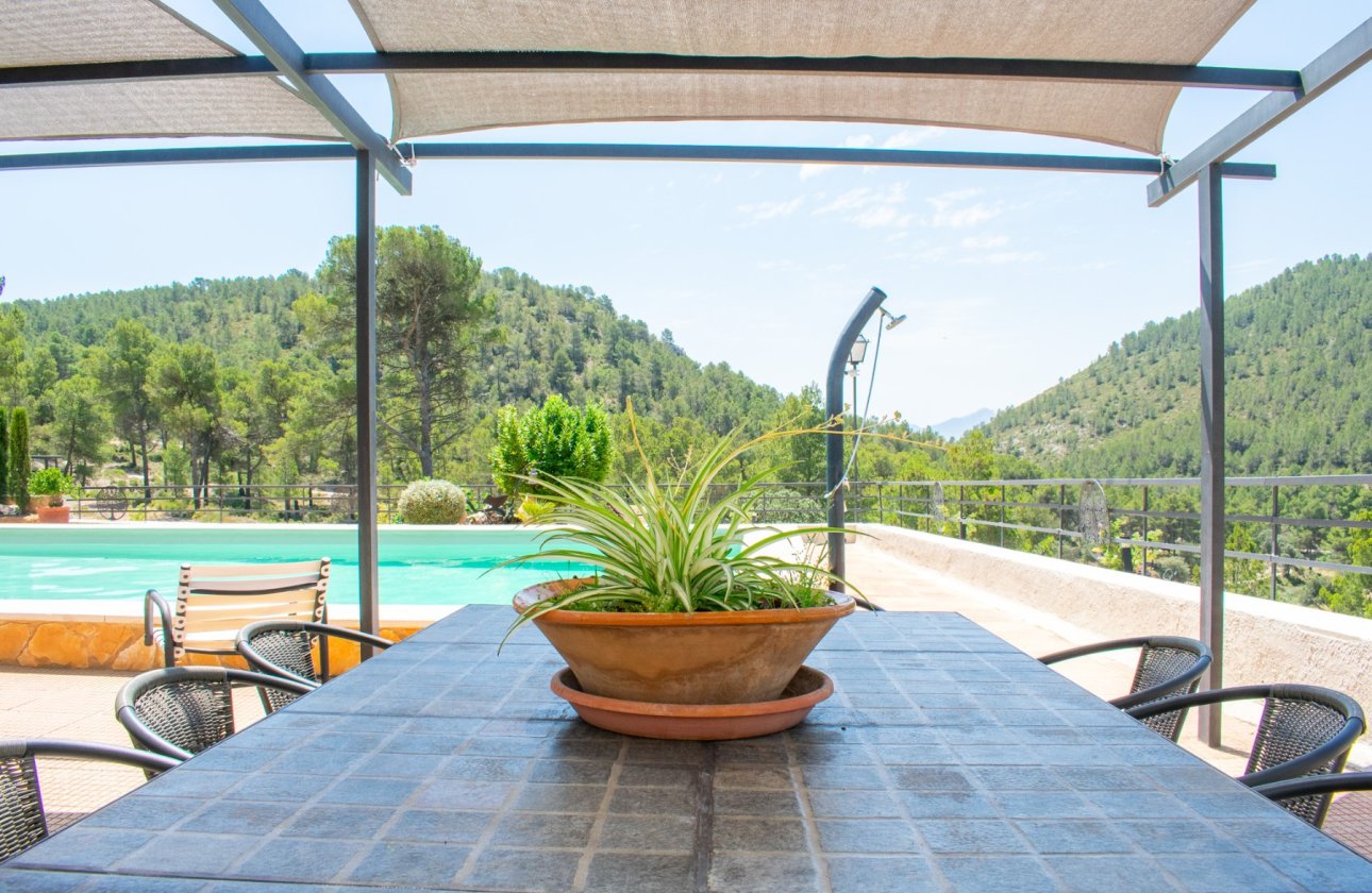 Resale - Villa - Onil