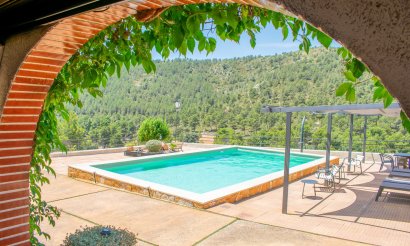 Resale - Villa - Onil