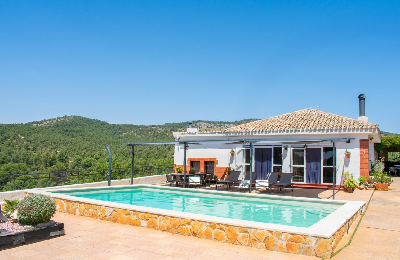 Resale - Villa - Onil