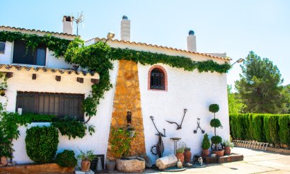 Resale - Villa - Onil