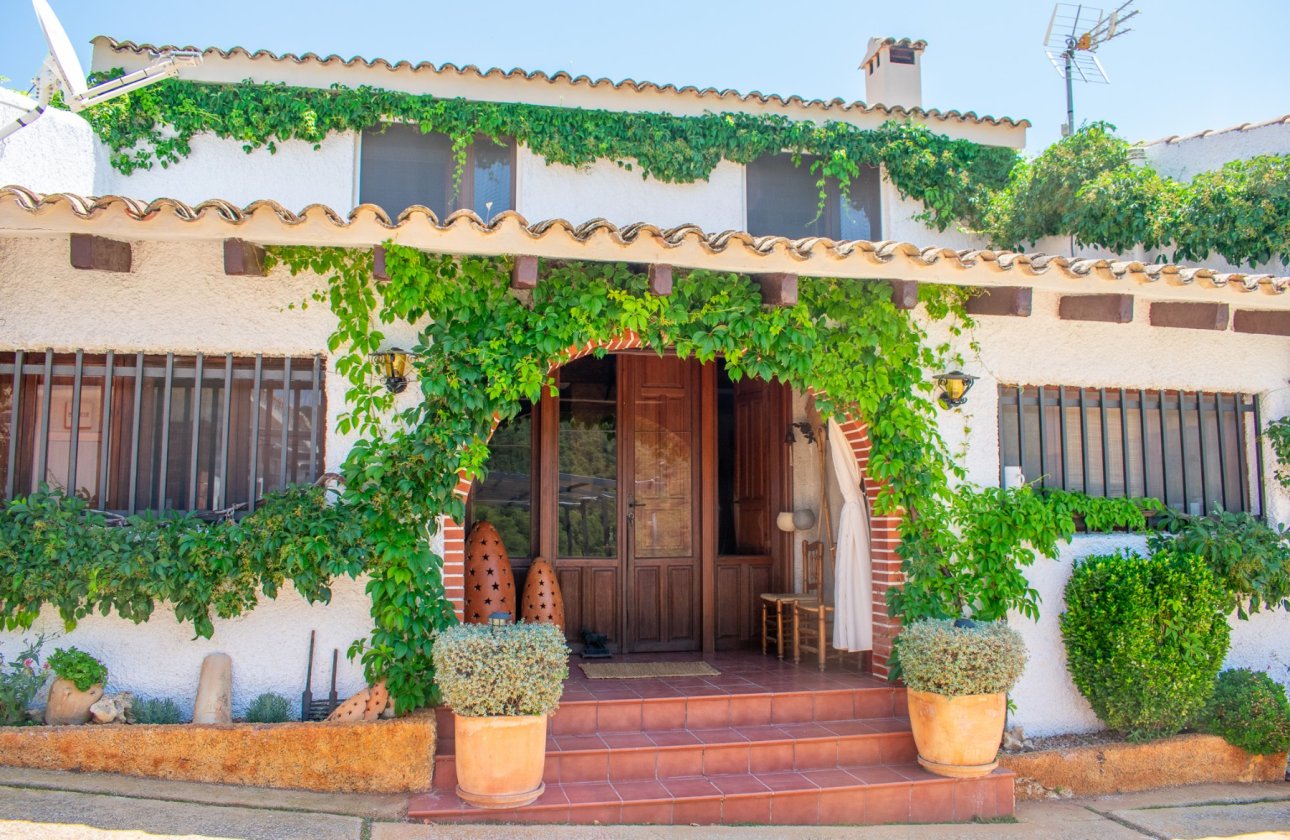 Resale - Villa - Onil