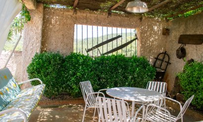 Resale - Villa - Onil