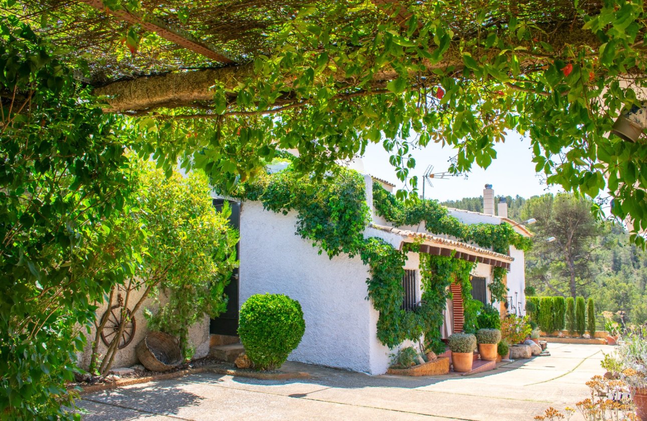 Resale - Villa - Onil