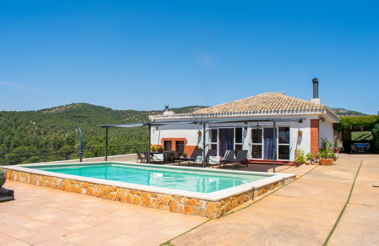 Resale - Villa - Onil