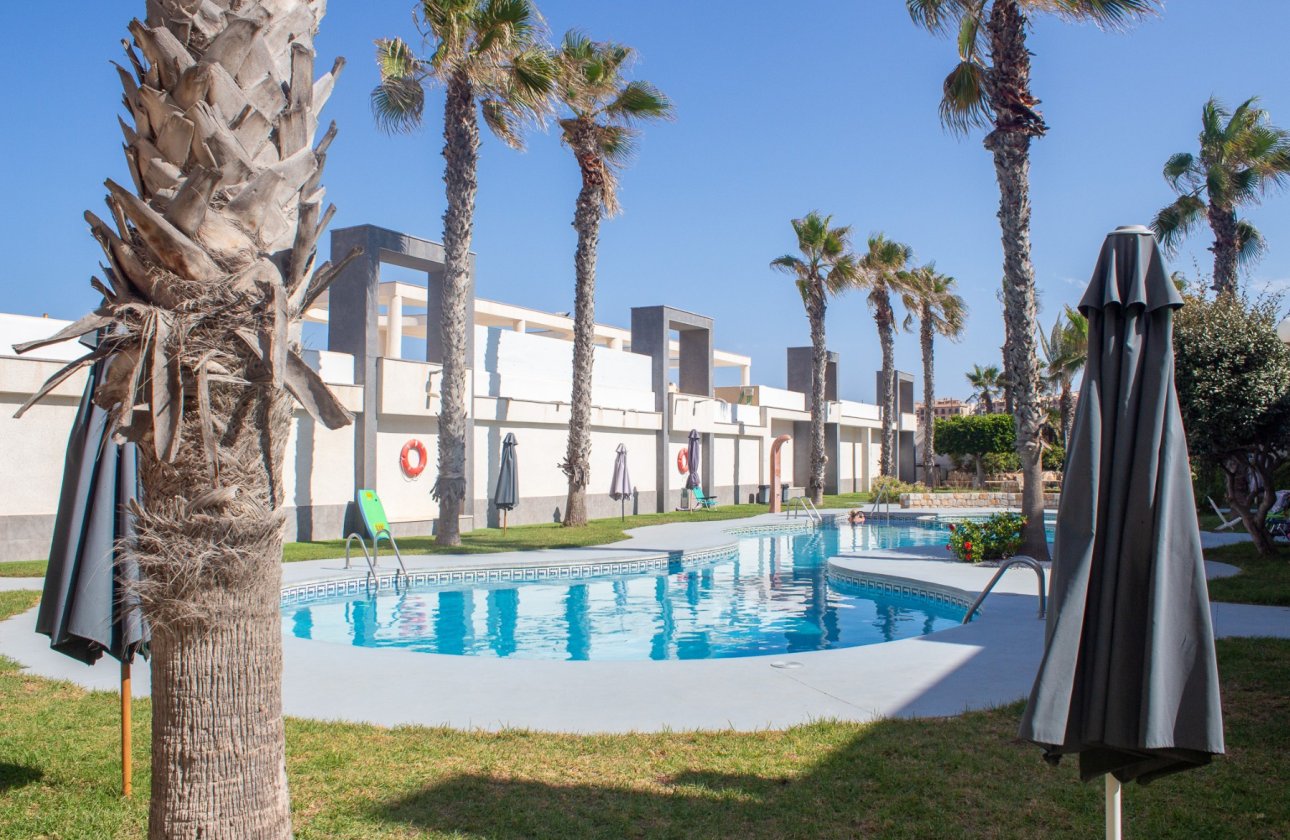 Resale - Apartment / flat - Torrevieja - La Mata