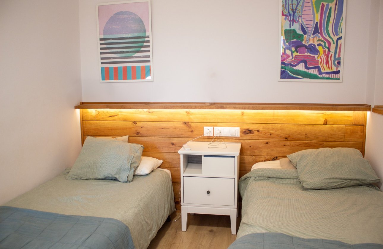 Resale - Apartment / flat - Torrevieja - La Mata