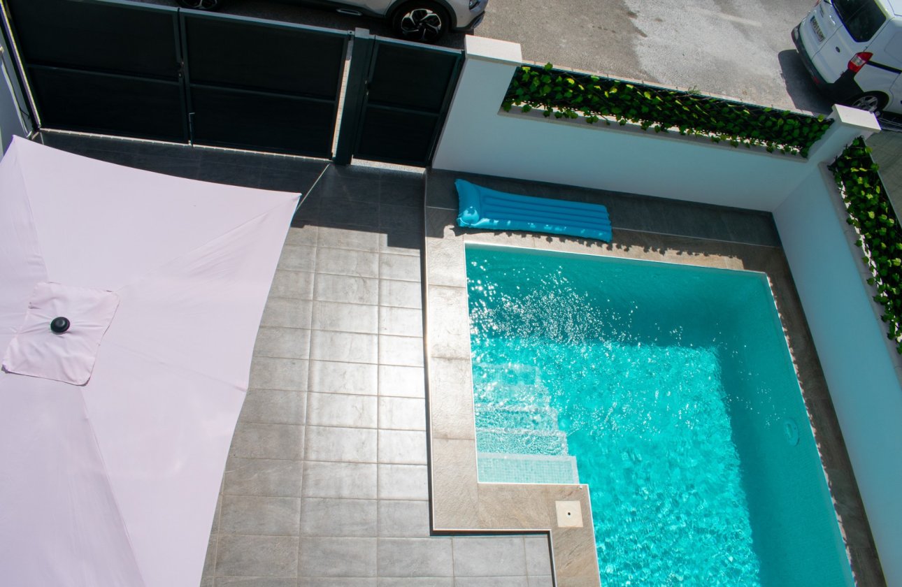 Resale - Villa - Torrevieja - La Siesta - El Salado - Torreta