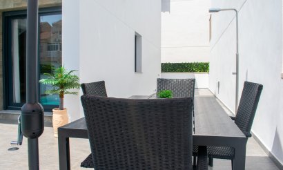 Resale - Villa - Torrevieja - La Siesta - El Salado - Torreta