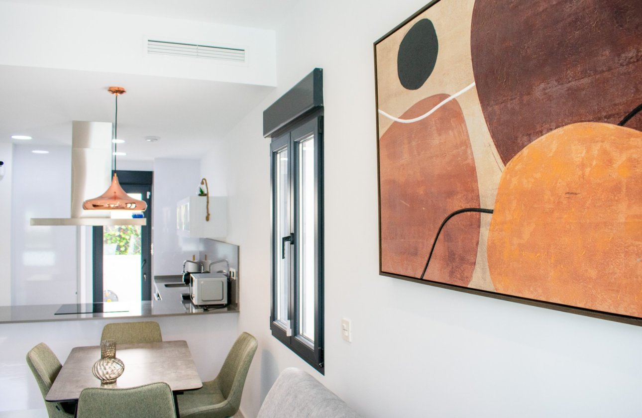 Resale - Villa - Torrevieja - La Siesta - El Salado - Torreta