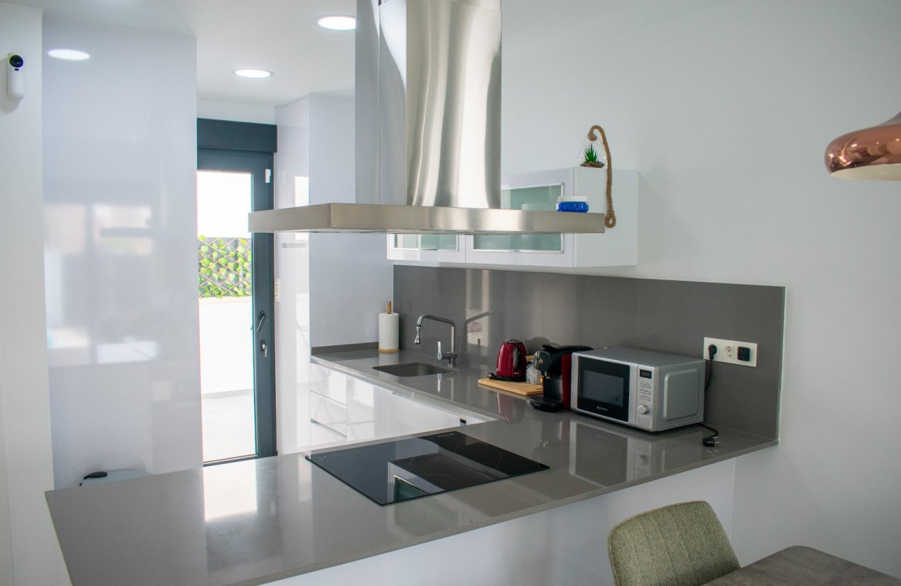 Resale - Villa - Torrevieja - La Siesta - El Salado - Torreta