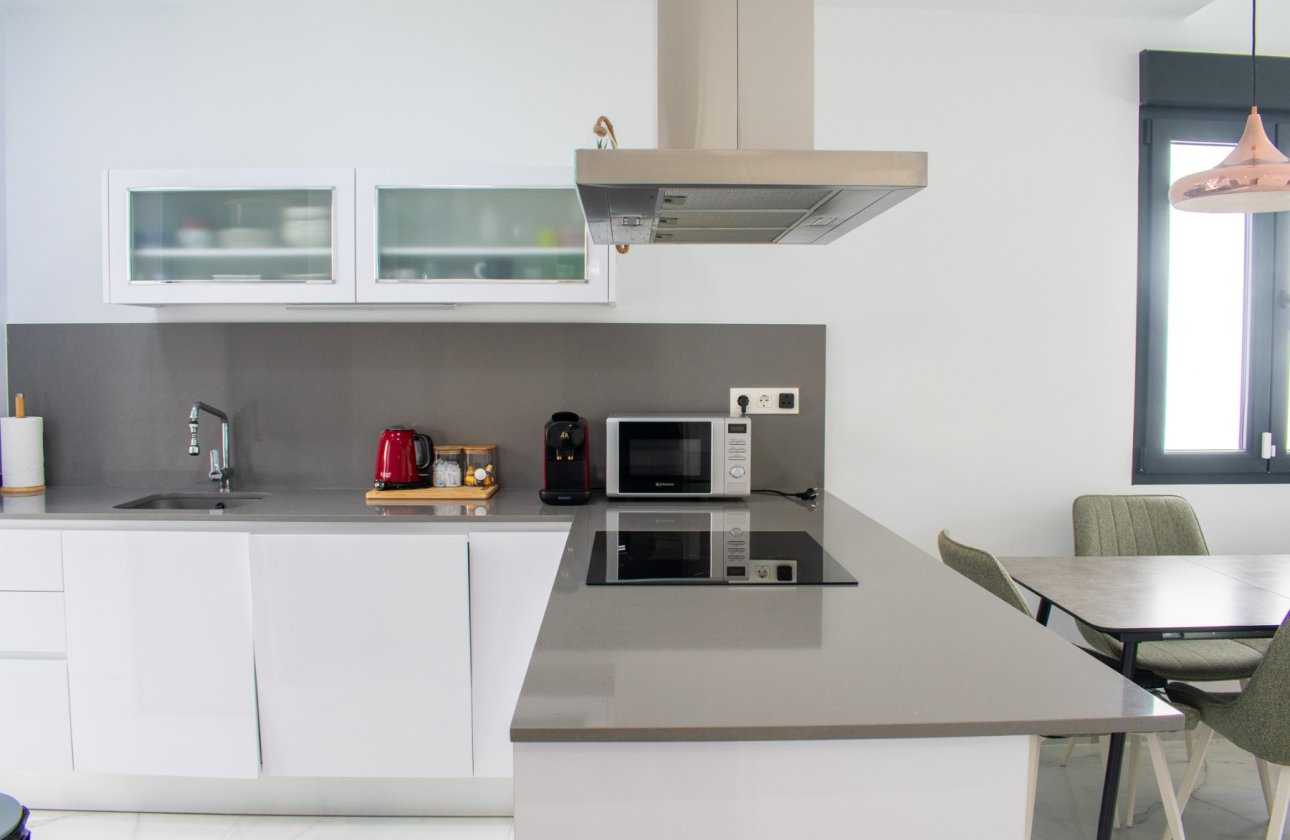 Resale - Villa - Torrevieja - La Siesta - El Salado - Torreta