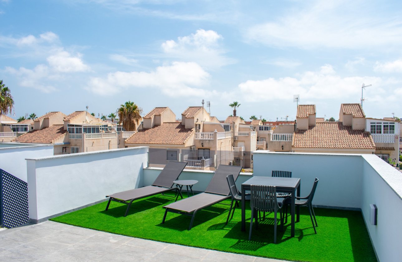 Resale - Villa - Torrevieja - La Siesta - El Salado - Torreta