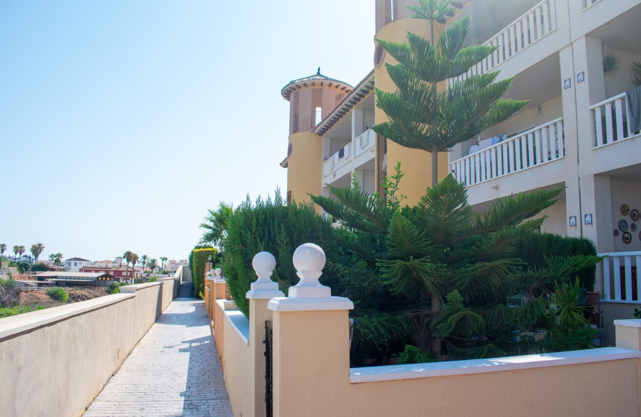 Resale - Apartment / flat - Orihuela Costa - Los Dolses