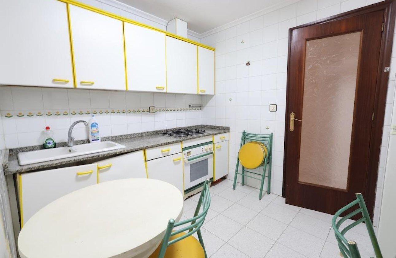 Resale - Apartment / flat - Torrevieja - Playa del cura