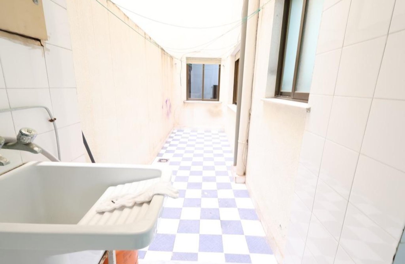 Resale - Apartment / flat - Torrevieja - Playa del cura