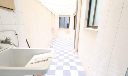 Resale - Apartment / flat - Torrevieja - Playa del cura