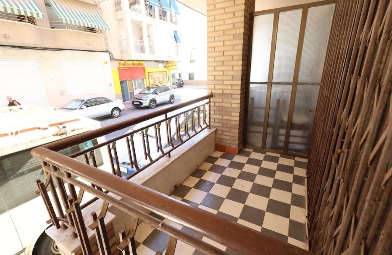 Resale - Apartment / flat - Torrevieja - Playa del cura