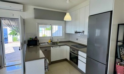 Resale - Villa - Torrevieja