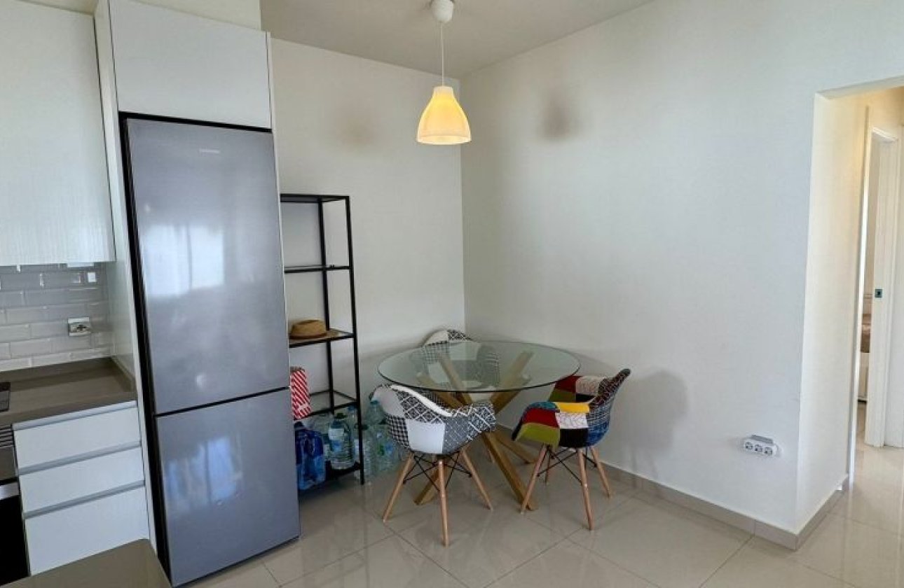Resale - Villa - Torrevieja