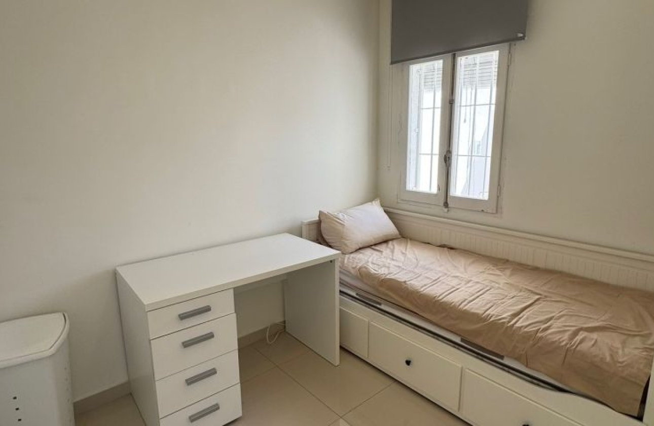 Resale - Villa - Torrevieja