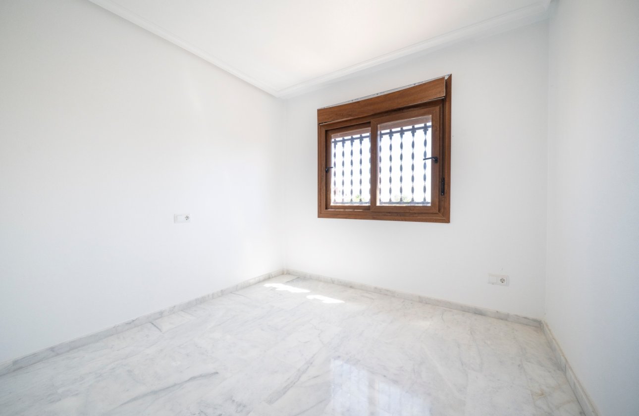 Resale - Townhouse - San Miguel de Salinas - San Miguel