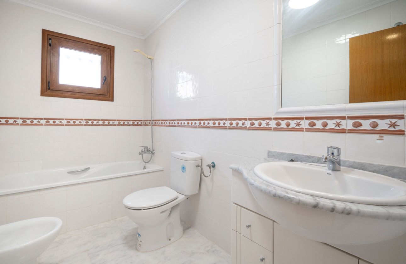 Resale - Townhouse - San Miguel de Salinas - San Miguel