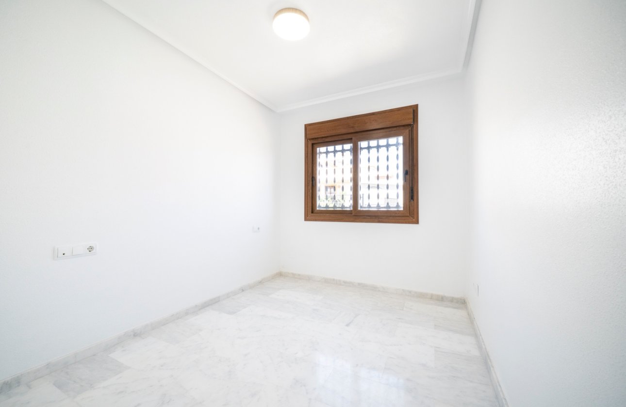 Resale - Townhouse - San Miguel de Salinas - San Miguel