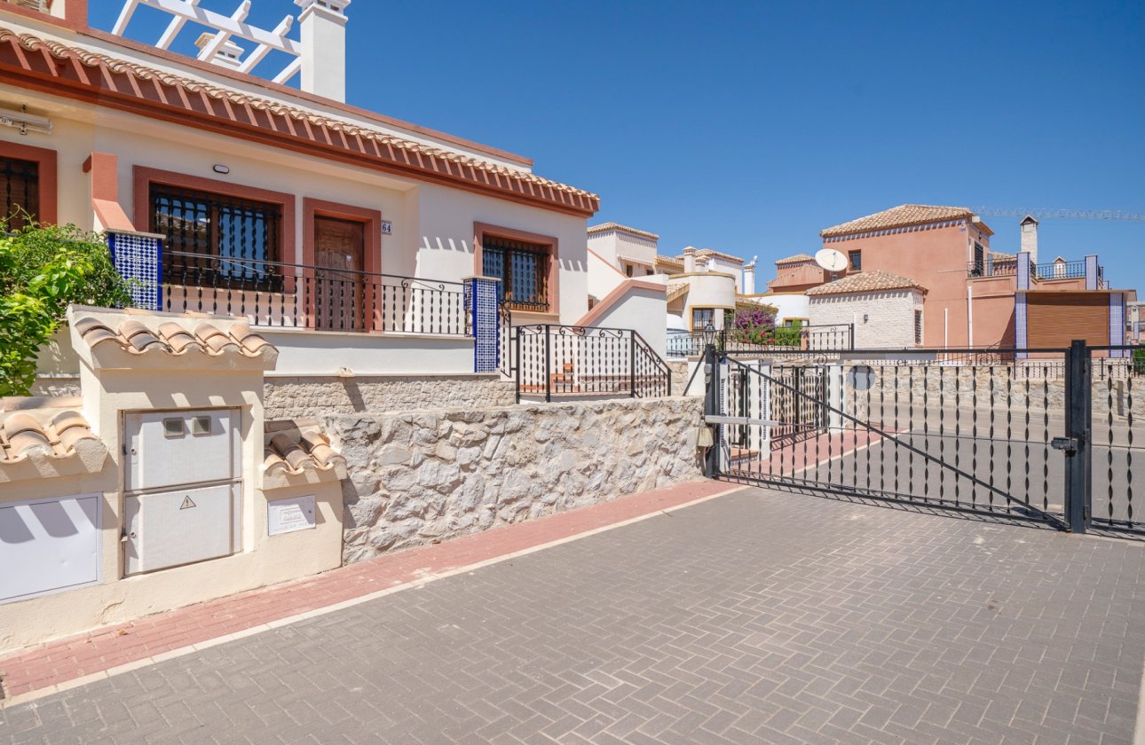 Resale - Townhouse - San Miguel de Salinas - San Miguel