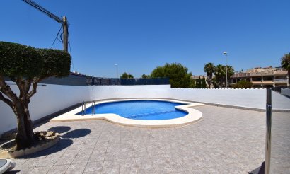 Resale - Apartment / flat - Orihuela Costa - Villamartin
