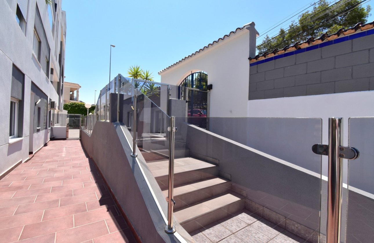 Resale - Apartment / flat - Orihuela Costa - Villamartin