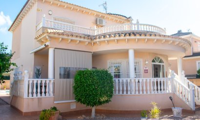 Resale - Villa - Orihuela Costa - La Zenia