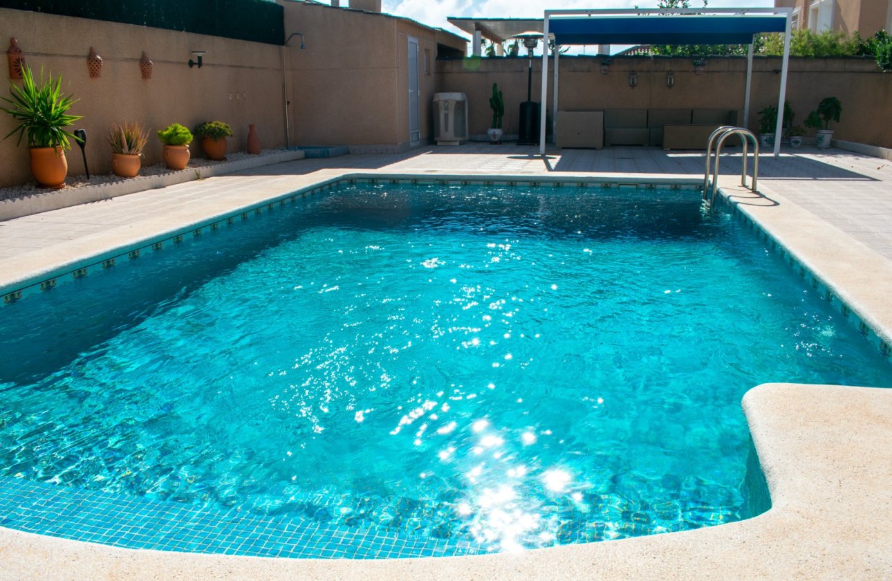 Resale - Villa - Orihuela Costa - La Zenia