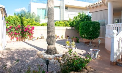 Resale - Villa - Orihuela Costa - La Zenia