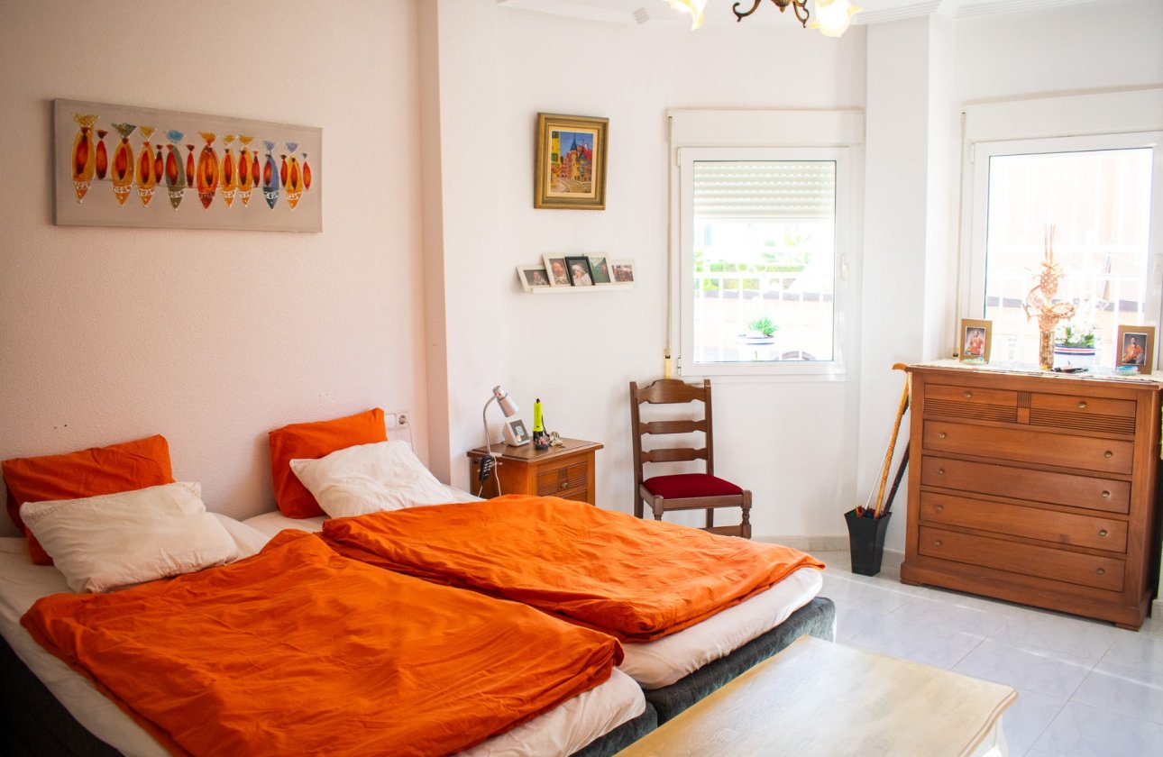 Resale - Villa - Orihuela Costa - La Zenia