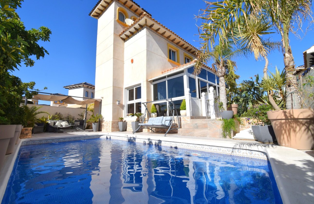 Resale - Villa - Orihuela Costa - Playa Flamenca